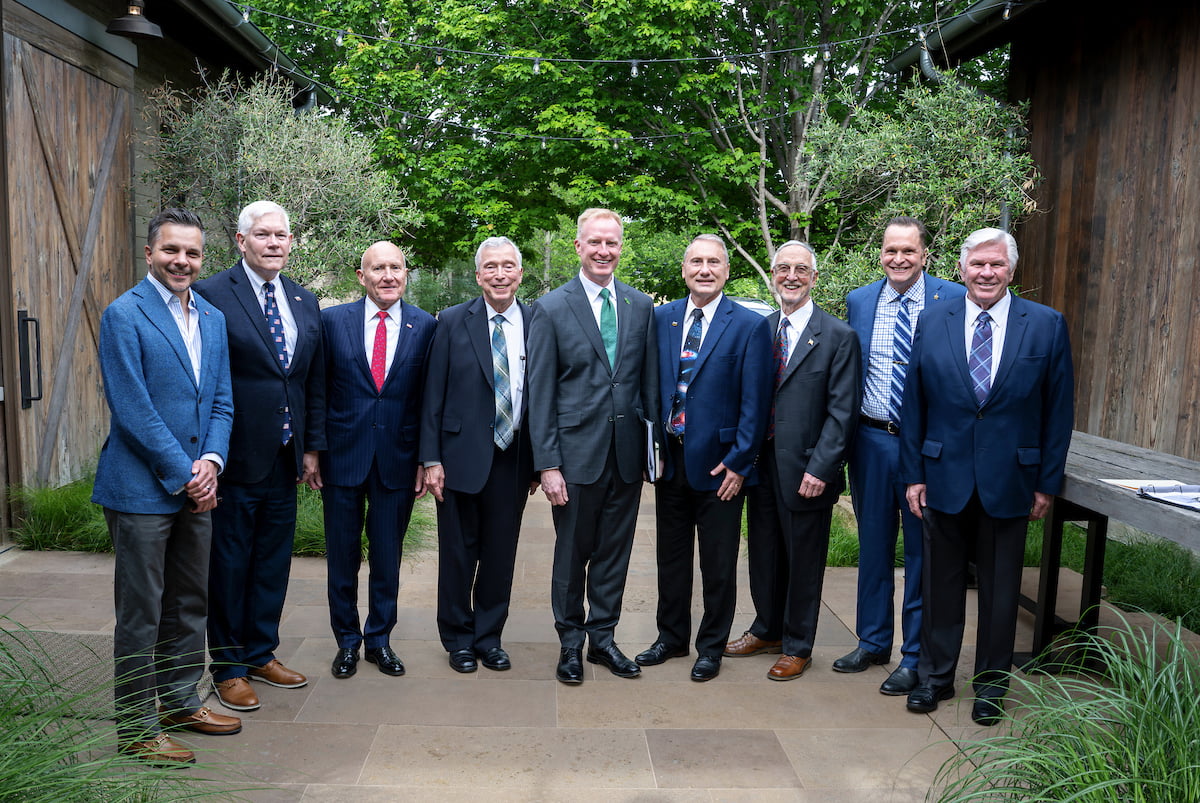 Group photo of the 2025 National Security and Economic Strategy Summit host commitee and honorees.